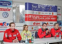 27.12.07, Nove Mesto, Czech Republic (CZE): - FIS world cup cross-country, tour de ski, Tour de Ski opening press conference, Czech Ski Team, l-r Lukas Bauer (CZE), Helena Erbenova (CZE), Miroslav Petrasek (CZE), Coach men, Vladimir Paulata (CZE) Coach women, Nove Mesto (CZE). www.nordicfocus.com. c Hemmersbach/NordicFocus. Every downloaded picture is fee-liable.