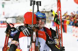 20.01.2008, Antholz, Italy (ITA): Andrea Henkel (GER) and Anna Carin Olofsson (SWE) - IBU World Cup biathlon, mass women - Antholz (ITA). www.nordicfocus.com. c Manzoni/NordicFocus. Every downloaded picture is fee-liable.