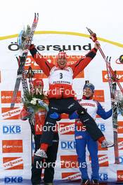 17.02.2008, Oestersund, Sweden (SWE): l-r: Ole Einar Bjoerndalen (NOR), Emil Hegle Svendsen (NOR), Maxim Tchoudov (RUS) - IBU World Championchip of Biathlon, mass men - Oestersund (SWE). www.nordicfocus.com. c Manzoni/NordicFocus. Every downloaded picture is fee-liable.