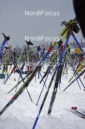 02.03.2008, Mora, Sweden (SWE): skis are keeping the place - Worldloppet Vasaloppet, Mora (SWE). www.nordicfocus.com. c Felgenhauer/NordicFocus. Every downloaded picture is fee-liable.