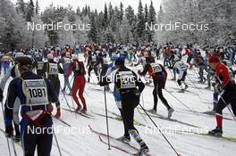 02.03.2008, Mora, Sweden (SWE): during the first hill it is getting less crowded - Worldloppet Vasaloppet, Mora (SWE). www.nordicfocus.com. c Felgenhauer/NordicFocus. Every downloaded picture is fee-liable.