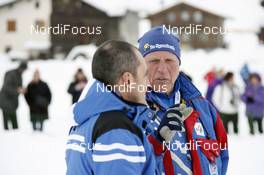 14.12.2008, Livigno, Italy (ITA): Paddy Field, FIS TD, is talking to an official - Worldloppet La Sgambeda, Livigno (ITA). www.nordicfocus.com. © Felgenhauer/NordicFocus. Every downloaded picture is fee-liable.