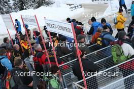 25.01.2009, Antholz, Italy (ITA): access and ticket controll with fans - IBU world cup biathlon, training, Antholz (ITA). www.nordicfocus.com. © Manzoni/NordicFocus. Every downloaded picture is fee-liable.