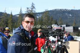 11.03.2009, Vancouver, Canada (CAN): Francesco Berlendis (ITA), womens coach team Italy - IBU world cup biathlon, individual men, Vancouver (CAN). www.nordicfocus.com. © Manzoni/NordicFocus. Every downloaded picture is fee-liable.