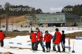 14.02.2009, Pyeong Chang, Korea (KOR): WCH Feature: Volunteers at work - IBU world championships biathlon, training, Pyeong Chang (KOR). www.nordicfocus.com. © Manzoni/NordicFocus. Every downloaded picture is fee-liable.