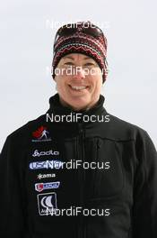 12.02.2009, Pyeong Chang, Korea (KOR): Yvonne Visser (CAN), physiotherapist Team Canada - IBU world championships biathlon, training, Pyeong Chang (KOR). www.nordicfocus.com. © Manzoni/NordicFocus. Every downloaded picture is fee-liable.