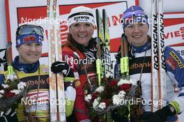 25.01.2009, Otepaeae, Estland (EST): l-r: Aino Kaisa Saarinen (FIN), Rossignol, Rottefella, One Way, Petra Majdic (SLO), Fischer, Rottefella, Alpina, One Way, Virpi Kuitunen (FIN), Rossignol, Rottefella, One Way - FIS world cup cross-country, individual sprint, Otepaeae (EST). www.nordicfocus.com. © Furtner/NordicFocus. Every downloaded picture is fee-liable.