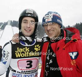 01.01.2009, Garmisch, Germany (GER): l-r: Wolfgang Loitzl (AUT), Atomic, Toni Innauer (AUT) - FIS world cup ski jumping, four hills tournament, individual HS140, Garmisch (GER). www.nordicfocus.com. © Furtner/NordicFocus. Every downloaded picture is fee-liable.