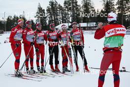 19.11.2010, Gaellivare, Sweden (SWE): group, Team Norway (NOR) doing a team photo - FIS world cup cross-country, training, Gaellivare (SWE). www.nordicfocus.com. © Hemmersbach/NordicFocus. Every downloaded picture is fee-liable.