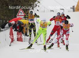 05.12.2010, Duesseldorf, Germany (GER): group, in front Katja Visnar (SLO), Fischer, Rottefella, behind Chandra Crawford (CAN), Fischer, Rottefella, Swix  - FIS world cup cross-country, team sprint, Duesseldorf (GER). www.nordicfocus.com. © Hemmersbach/NordicFocus. Every downloaded picture is fee-liable.