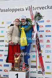 07.03.2010, Mora, Sweden (SWE): todays winner Joergen Brink (SWE), Madshus shows up with the Kranskulla - Worldloppet / FIS Marathon Cup Vasaloppet, Mora (SWE). www.nordicfocus.com. © Hemmersbach/NordicFocus. Every downloaded picture is fee-liable.