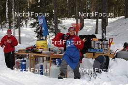 07.03.2010, Mora, Sweden (SWE): feature, supply station in the woods - Worldloppet / FIS Marathon Cup Vasaloppet, Mora (SWE). www.nordicfocus.com. © Hemmersbach/NordicFocus. Every downloaded picture is fee-liable.