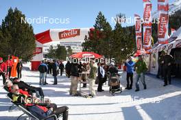 13.03.2010, Scuol, Switzerland (SUI): Relaxing in the marathon village - FIS Marathon Cup Engadin Skimarathon, Scuol (SUI). www.nordicfocus.com. © Manzoni/NordicFocus. Every downloaded picture is fee-liable.