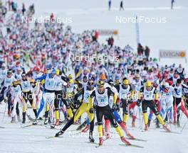 19.12.2010, Livigno, Italy (ITA): start of La Sgambeda skating - FIS Marathon Cup La Sgambeda, Livigno (ITA). www.nordicfocus.com. Â© Felgenhauer/NordicFocus. Every downloaded picture is fee-liable.