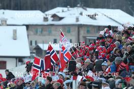 07.01.2012, Val di Fiemme, Italy (ITA): the norwegian spectators - FIS world cup cross-country, tour de ski, mass women, Val di Fiemme (ITA). www.nordicfocus.com. © Hemmersbach/NordicFocus. Every downloaded picture is fee-liable.