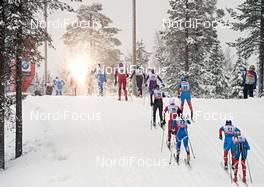 02.12.2012, Kuusamo, Finland (FIN): a chasing group on the highest point of the track - FIS world cup cross-country, pursuit women, Kuusamo (FIN). www.nordicfocus.com. © Felgenhauer/NordicFocus. Every downloaded picture is fee-liable.