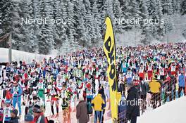 21.01.2012, Lienz, Austria (AUT): crowded start area - Worldloppet Dolomitenlauf Classic Race, Lienz (AUT). www.nordicfocus.com. © Felgenhauer/NordicFocus. Every downloaded picture is fee-liable.