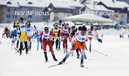 16.12.2012, Livigno, Italy (ITA): the group with the first women«s on the first slope - FIS Marathon Cup La Sgambeda, Livigno (ITA). www.nordicfocus.com. © Felgenhauer/NordicFocus. Every downloaded picture is fee-liable.