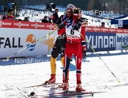 02.03.2013, Val di Fiemme, Italy (ITA): l-r: Nicole Fessel (GER), Heidi Weng (NOR) - FIS nordic world ski championships, cross-country, mass women, Val di Fiemme (ITA). www.nordicfocus.com. © Felgenhauer/NordicFocus. Every downloaded picture is fee-liable.