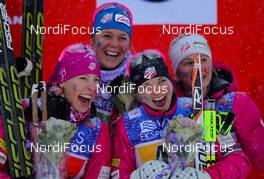 08.12.2013, Lillehammer, Norway (NOR): (l-r) Kikkan Randall (USA), Fischer, Swix, Salomon, Sadie Bjornsen (USA), Fischer, Swix, Salomon, Elizabeth Stephen (USA), Rossignol, One Way, Rottefella and Jessica Diggins (USA), Salomon, One Way - FIS world cup cross-country, 4x5km women, Lillehammer (NOR). www.nordicfocus.com. © Laiho/NordicFocus. Every downloaded picture is fee-liable.