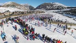 15.12.2013, Livigno, Italy (ITA): start of the race, aerial  - FIS Marathon Cup La Sgambeda, Livigno (ITA). www.nordicfocus.com. © Rauschendorfer/NordicFocus. Every downloaded picture is fee-liable.