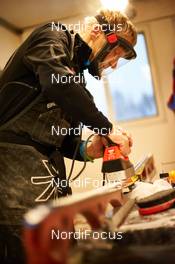 05.12.2014, Lillehammer, Norway (NOR): british service team preparing Salomon skis - FIS world cup cross-country, training, Lillehammer (NOR). www.nordicfocus.com. © Felgenhauer/NordicFocus. Every downloaded picture is fee-liable.