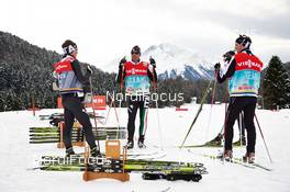 16.01.2014, Seefeld, Austria (AUT): italian team discussing ski tests - FIS world cup nordic combined, training, Seefeld (AUT). www.nordicfocus.com. © Felgenhauer/NordicFocus. Every downloaded picture is fee-liable.