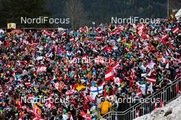 04.01.2015, Innsbruck, Austria (AUT): spectators - FIS world cup ski jumping, four hills tournament, individual HS130, Innsbruck (AUT). www.nordicfocus.com. © Laiho/NordicFocus. Every downloaded picture is fee-liable.