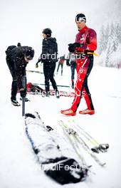 17.01.2015, Lienz, Austria (AUT): prestart preparations - FIS Marathon Cup Dolomitenlauf Classic, Lienz (AUT). www.nordicfocus.com. © Felgenhauer/NordicFocus. Every downloaded picture is fee-liable.
