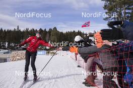 17.03.2017, Oslo, Norway (NOR): Event Feature: undefined athlete gives a high five to young fans -  IBU world cup biathlon, sprint women, Oslo (NOR). www.nordicfocus.com. © Manzoni/NordicFocus. Every downloaded picture is fee-liable.