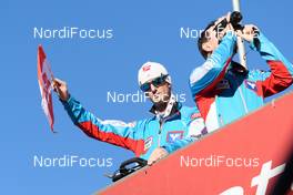 31.12.2016, Garmisch, Germany (GER): flag signal of the Austrian team   - FIS world cup ski jumping, four hills tournament, training, Garmisch (GER). www.nordicfocus.com. © Rauschendorfer/NordicFocus. Every downloaded picture is fee-liable.