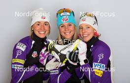 27.11.2014, Ruka, Finland (FIN): (l-r) Sophie Caldwell (USA), Fischer, Swix, Rottefella, Sadie Bjornsen (USA), Fischer, Swix, Salomon and Kikkan Randall (USA), Fischer, Yoko, Rottefella - FIS World Cup. www.nordicfocus.com. © Laiho/NordicFocus. Every downloaded picture is fee-liable.