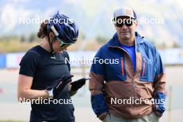 15.09.2023, La Feclaz, France (FRA): Lou Jeanmonnot (FRA), Lionel Laurent (FRA), media coordinator Team France, (l-r) - Biathlon Samse Summer Tour, training, La Feclaz (FRA). www.nordicfocus.com. © Manzoni/NordicFocus. Every downloaded picture is fee-liable.