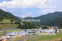 23.08.2023, Brezno-Osrblie, Slovakia (SVK): Event Feature: overview over the stadium with the shooting range and the new competition building - IBU Summer Biathlon World Championships, training, Brezno-Osrblie (SVK). www.nordicfocus.com. © Manzoni/NordicFocus. Every downloaded picture is fee-liable.