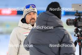 30.11.2023, Oestersund, Sweden, (SWE): Remo Krug (GER) coach Team Switzerland - IBU World Cup Biathlon, relay men, Oestersund (SWE). www.nordicfocus.com. © Manzoni/NordicFocus. Every downloaded picture is fee-liable.