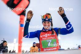 25.11.2023, Oestersund, Sweden, (SWE): Deedra Irwin (USA) - IBU World Cup Biathlon, single mixed relay, Oestersund (SWE). www.nordicfocus.com. © Manzoni/NordicFocus. Every downloaded picture is fee-liable.