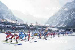 05.03.2023, Planica, Slovenia (SLO): Johannes Hoesflot Klaebo (NOR), Paal Golberg (NOR), Didrik Toenseth (NOR), Martin Loewstroem Nyenget (NOR), Federico Pellegrino (ITA), Perttu Hyvarinen (FIN), Hugo Lapalus (FRA), (l-r)  - FIS nordic world ski championships cross-country, mass men, Planica (SLO). www.nordicfocus.com. © Thibaut/NordicFocus. Every downloaded picture is fee-liable.