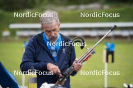 15.06.2024, Correncon-en-Vercors, France (FRA): Jean-Pierre Amat (FRA), Olympic Champion and shooting coach Team France - Biathlon summer training, Correncon-en-Vercors (FRA). www.nordicfocus.com. © Joly/NordicFocus. Every downloaded picture is fee-liable.