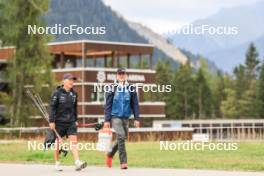 05.09.2024, Lenzerheide, Switzerland (SUI): Egil Kristiansen (NOR), Physio Fritz, (l-r) - Biathlon summer training, Lenzerheide (SUI). www.nordicfocus.com. © Manzoni/NordicFocus. Every downloaded picture is fee-liable.