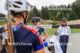 04.09.2024, Lenzerheide, Switzerland (SUI): Ingrid Landmark Tandrevold (NOR), Marthe Krakstad Johansen (NOR), Patrick Oberegger (ITA) coach Team Norway, (l-r) - Biathlon summer training, Lenzerheide (SUI). www.nordicfocus.com. © Manzoni/NordicFocus. Every downloaded picture is fee-liable.