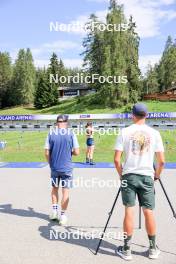 15.07.2024, Lenzerheide, Switzerland (SUI): Armin Auchentaller (ITA), Coach Team USA, Deedra Irwin (USA), Emil Bormetti (ITA), (l-r) - Biathlon summer training, Lenzerheide (SUI). www.nordicfocus.com. © Manzoni/NordicFocus. Every downloaded picture is fee-liable.