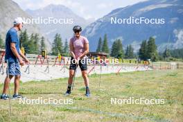 28.08.2024, Bessans, France (FRA): Jean-Paul Giachino (FRA), Coach Team France, Julia Simon (FRA), (l-r) - Biathlon summer training, Bessans (FRA). www.nordicfocus.com. © Authamayou/NordicFocus. Every downloaded picture is fee-liable.