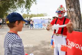 30.08.2024, Annecy, France (FRA): Event Feature: artist with balloons - Martin Fourcade Nordic Festival Biathlon, Annecy (FRA). www.nordicfocus.com. © Manzoni/NordicFocus. Every downloaded picture is fee-liable.