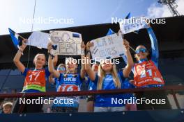 24.08.2024, Otepaeae, Estonia (EST): Event Feature: Estonian girls at the venue - IBU Summer Biathlon World Championships, sprint junior women, Otepaeae (EST). www.nordicfocus.com. © Manzoni/NordicFocus. Every downloaded picture is fee-liable.