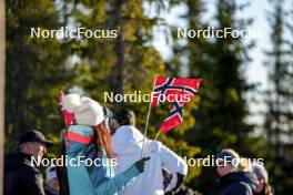 16.11.2024, Sjusjoen, Norway (NOR): Event Feature: Norwegian fan with flags - Biathlon Season Opening, sprint, Sjusjoen (NOR). www.nordicfocus.com. © Nordnes/NordicFocus. Every downloaded picture is fee-liable.