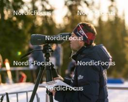 15.11.2024, Sjusjoen, Norway (NOR): Norwegian coach Patrick Oberegger - Biathlon Season Opening, training, Sjusjoen (NOR). www.nordicfocus.com. © Nordnes/NordicFocus. Every downloaded picture is fee-liable.