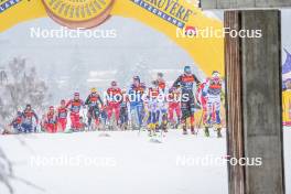 06.01.2024, Val di Fiemme, Italy (ITA): Lisa Lohmann (GER), Frida Karlsson (SWE), Victoria Carl (GER), (l-r)  - FIS world cup cross-country, tour de ski, mass, Val di Fiemme (ITA). www.nordicfocus.com. © Barbieri/NordicFocus. Every downloaded picture is fee-liable.