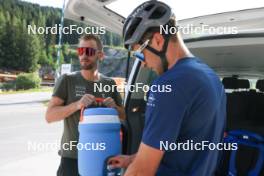 07.08.2024, Lenzerheide, Switzerland (SUI): Erik Braten Guidon (NOR), coach Team Switzerland, Beda Klee (SUI), (l-r) - Cross-Country summer training, Lenzerheide (SUI). www.nordicfocus.com. © Manzoni/NordicFocus. Every downloaded picture is fee-liable.