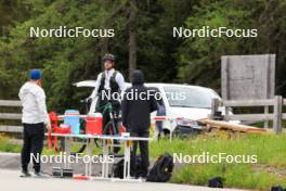 28.05.2024, Lenzerheide, Switzerland (SUI): Lars Ruckstuhl (SUI), Erik Braten Guidon (NOR), coach Team Switzerland, Lars Broennimann (SUI), (l-r) - Cross-Country training, Lenzerheide (SUI). www.nordicfocus.com. © Manzoni/NordicFocus. Every downloaded picture is fee-liable.