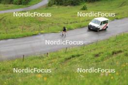 21.06.2024, Les Diablerets, Switzerland (SUI): Valerio Grond (SUI), Erik Braten Guidon (NOR), coach Team Switzerland, (l-r) - Cross-Country summer training, Les Diablerets (SUI). www.nordicfocus.com. © Manzoni/NordicFocus. Every downloaded picture is fee-liable.